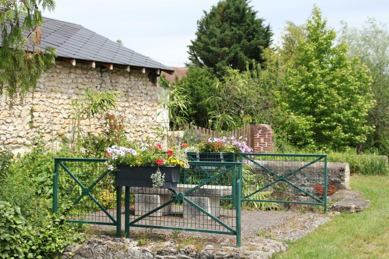 Gite Au Pres Du Lys Saint-Martin-le-Beau Екстериор снимка